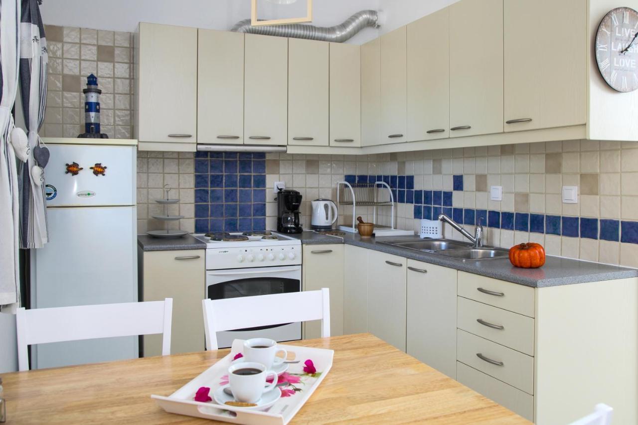 Mmm Apartment Makrýgialos المظهر الخارجي الصورة